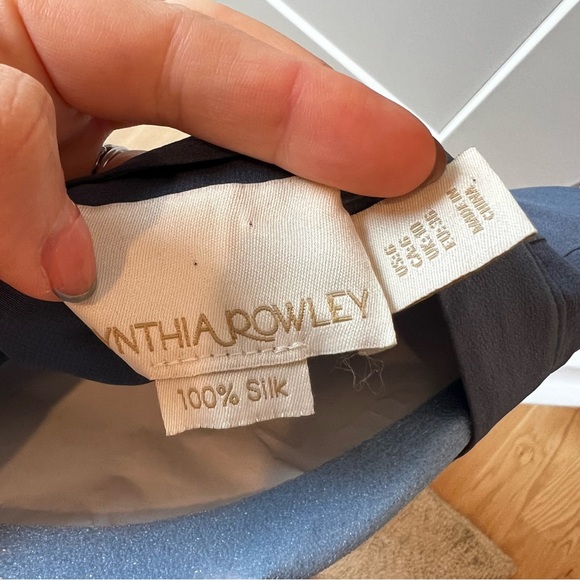 Silk blue dress - Picture 4 of 4